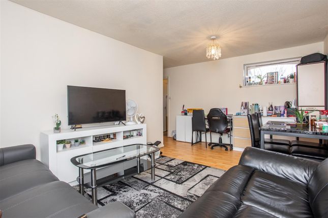 78, Jack Clow Road, London photo 3