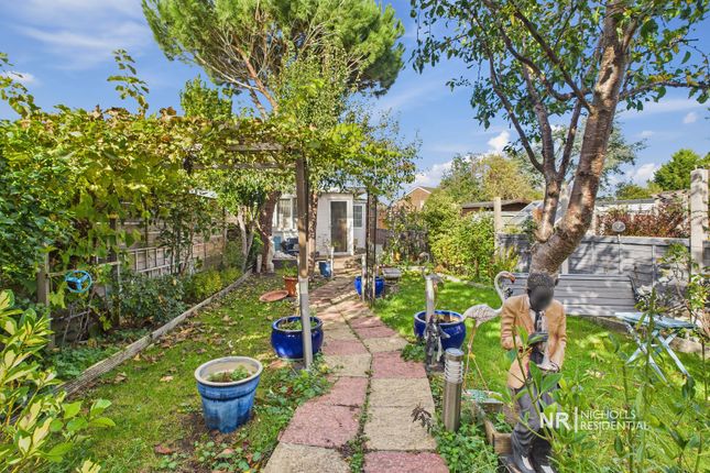108, Ruxley Lane, West Ewell photo 3
