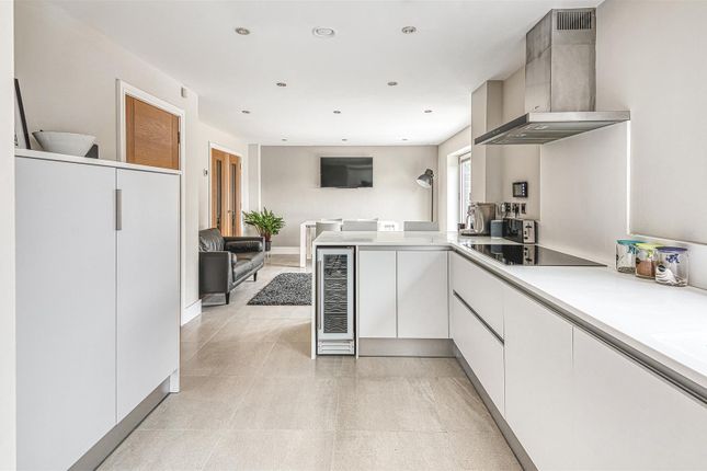 1, Lord Scarsdale Court, Belper photo 2