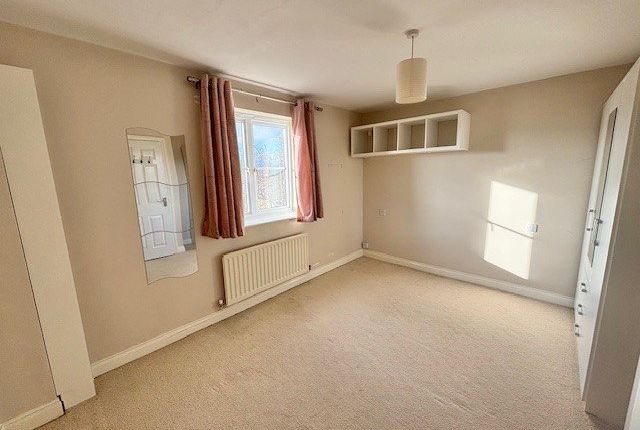 8, Paslew Court, Keighley photo 4
