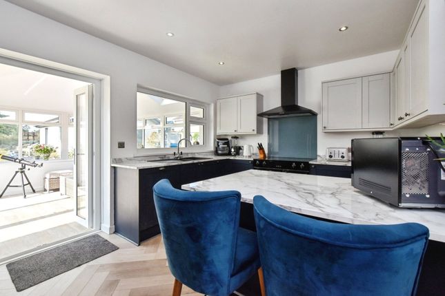 46, Hendre Road, Ammanford photo 3