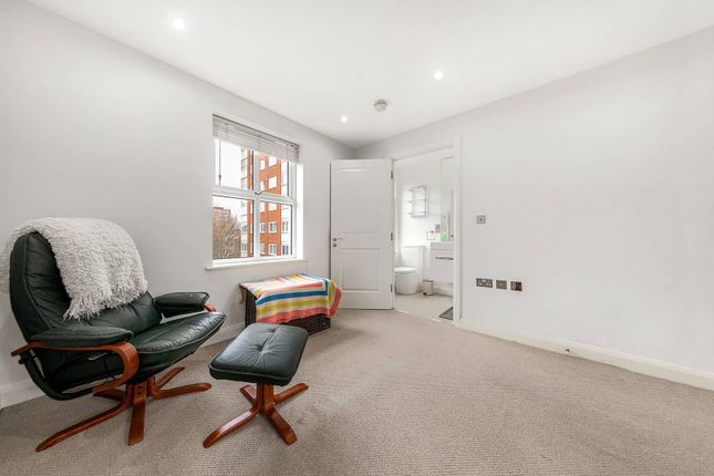 Flat for sale in Greyhound Road, Hammersmith, London
