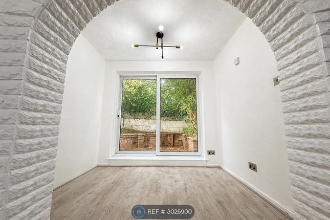 Compton Way, Middleton, Manchester photo 4