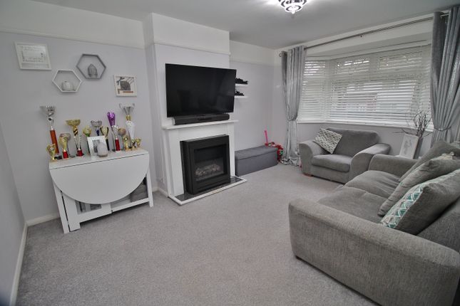76, Barncroft Way, Havant photo 3