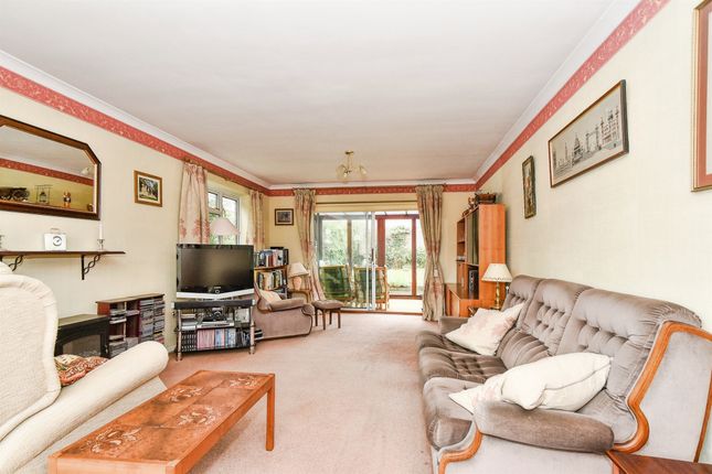 16, Colton Road, Shrivenham photo 3