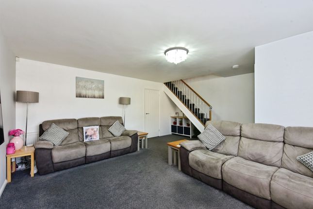 5, Holmshaw Drive, Sheffield photo 2
