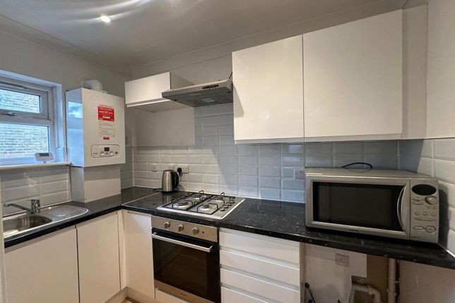85A, Boston Manor Road, Brentford photo 3