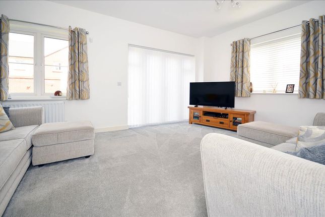 8, Holdenby Drive, Raunds photo 4