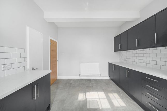Flat A, 210, Addington Road, Selsdon photo 2
