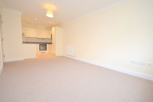 Flat to rent in St. Marys Lane, Upminster, Essex RM14