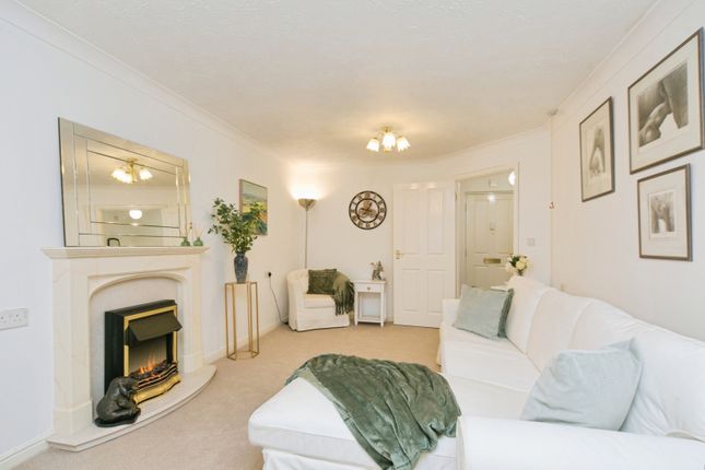 Flat 43, Cwrt Bryn Coed,, Coed Pella Road, Conwy photo 4