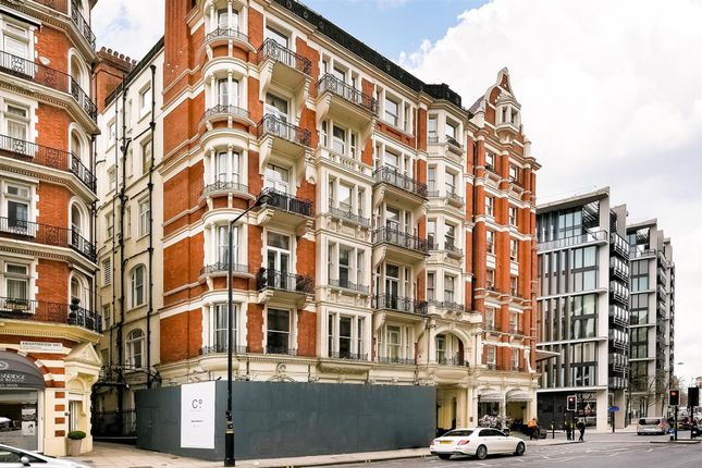 Knightsbridge Luxury  Flat 30, Wellington Court (47).Jpg