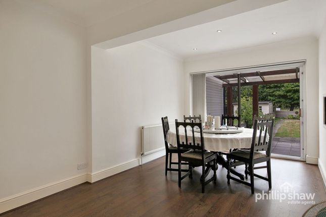 11 Kenton Park Crescent, Harrow photo 4