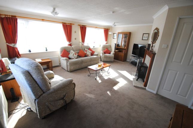 1 Sycamore Crescent, Woodmancote Park Homes, Cheltenham photo 3