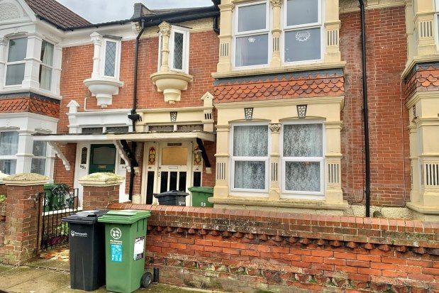 Thumbnail Flat to rent in 98 Festing Grove, Southsea