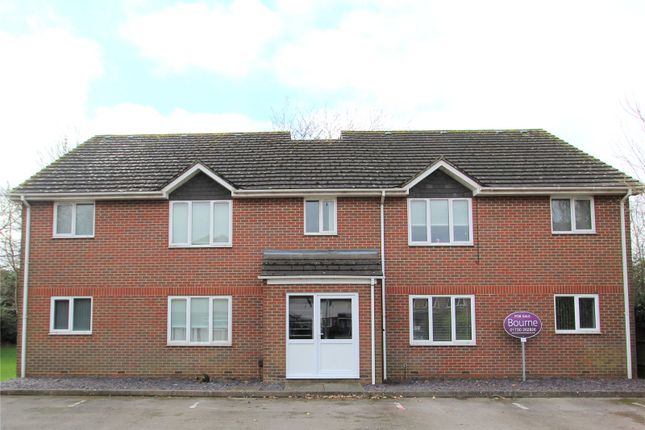 Thumbnail Flat for sale in Kings Road, Petersfield, Hampshire