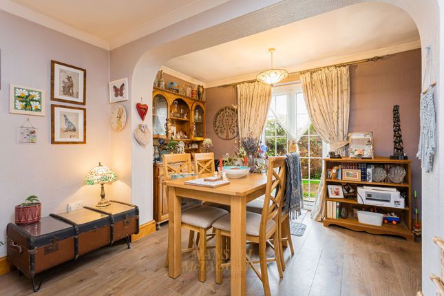 16 The Courtyard, East Grinstead photo 4