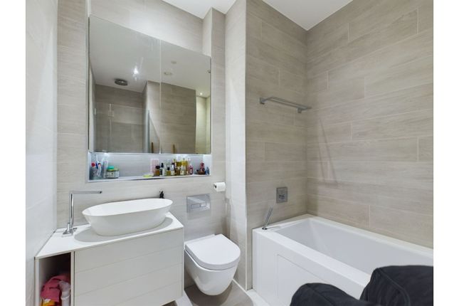 44 Warple Way, London photo 4