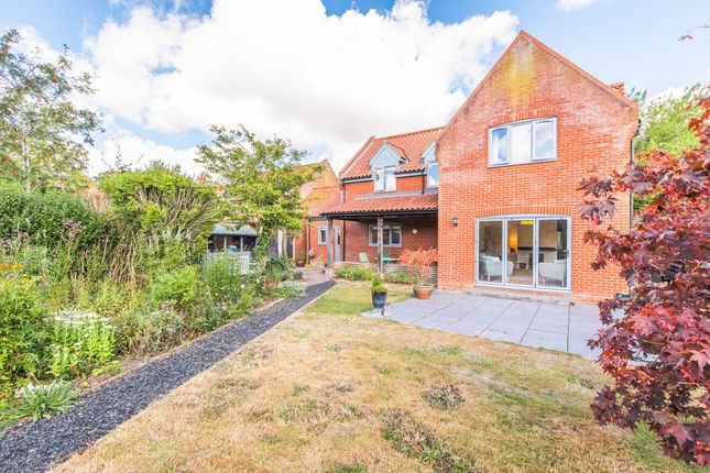 1, Cricketers Close, Wood Norton photo 4
