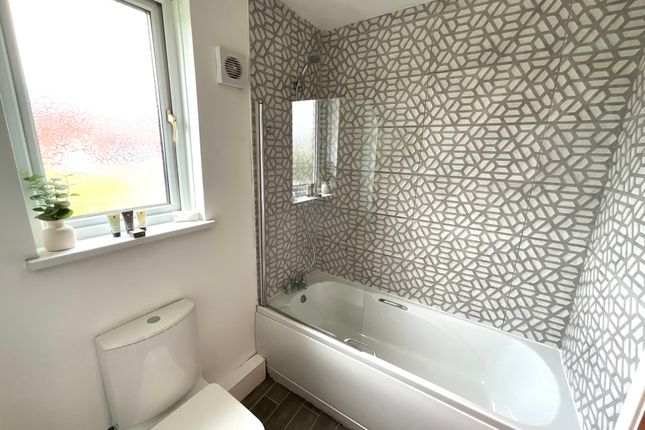 11, Slade Close, Alfreton photo 3