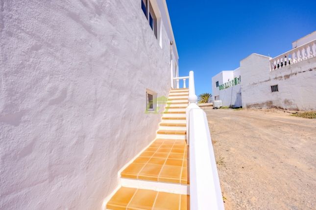 Villa for sale in Soo, Lanzarote, Spain