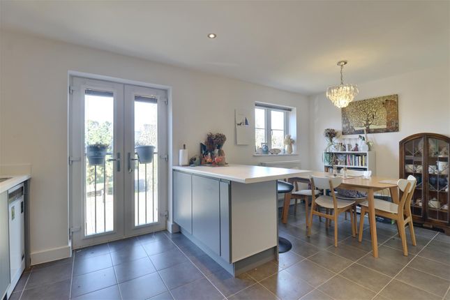 3, Gleave Close, Southsea photo 4