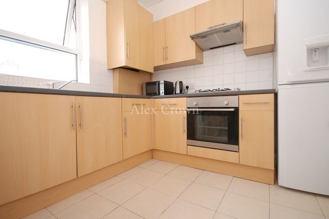 Thumbnail Flat to rent in The Crest, Brecknock Road, London