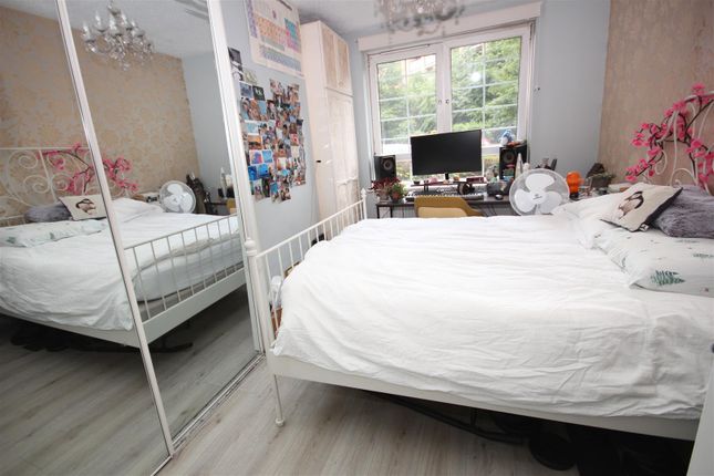 45, Albion Estate, Swan Road, London photo 5