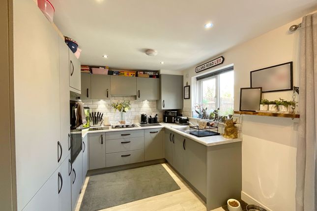 8 Charles Kirk Place, Crewe photo 2