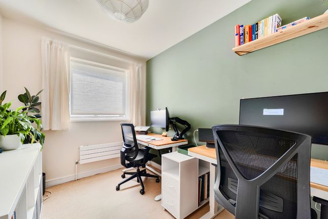 Flat 10, 36, Clephane Road, London photo 4