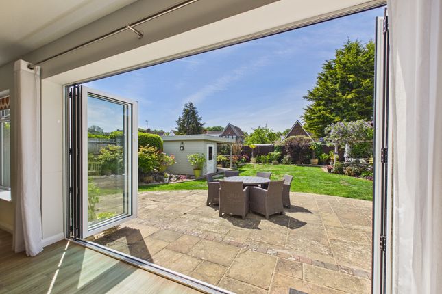 14, Arlington Close, Worthing photo 4