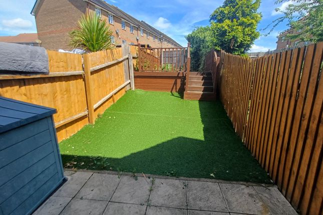11, Troon Close, London photo 5