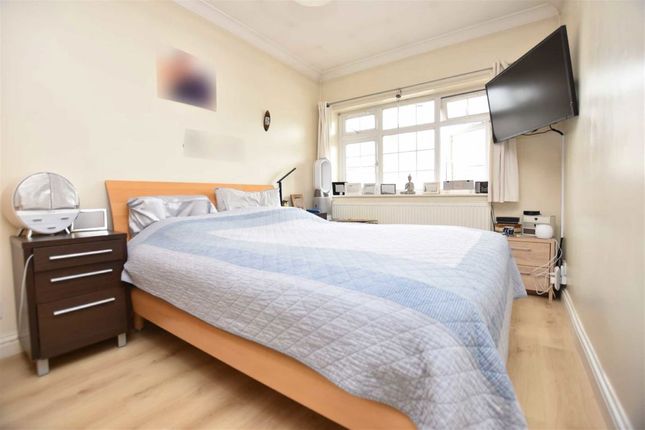 148A, Arundel Drive, Harrow photo 4
