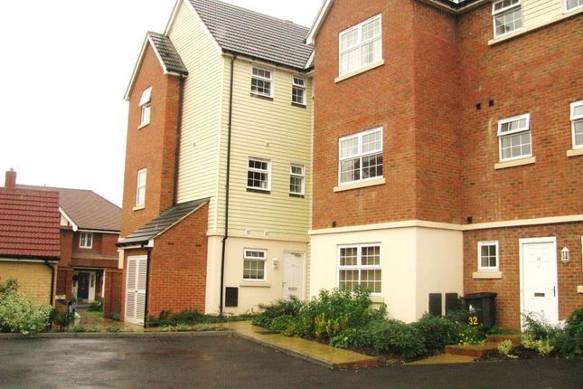 2 bed property to rent in Birch Road, Canterbury