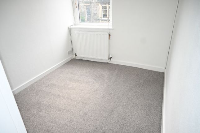 564, Leeds Road, Thackley photo 5
