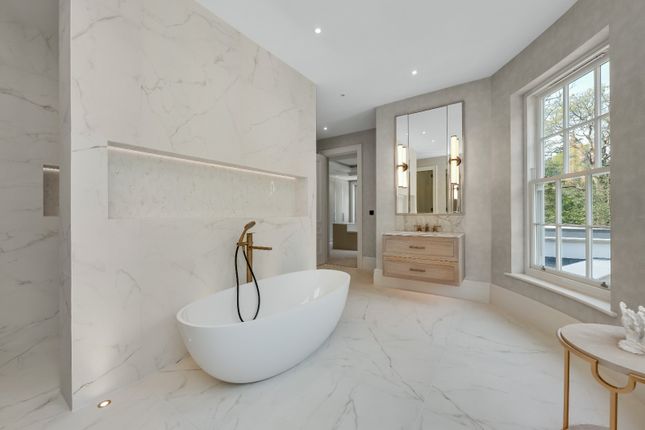 Main En Suite