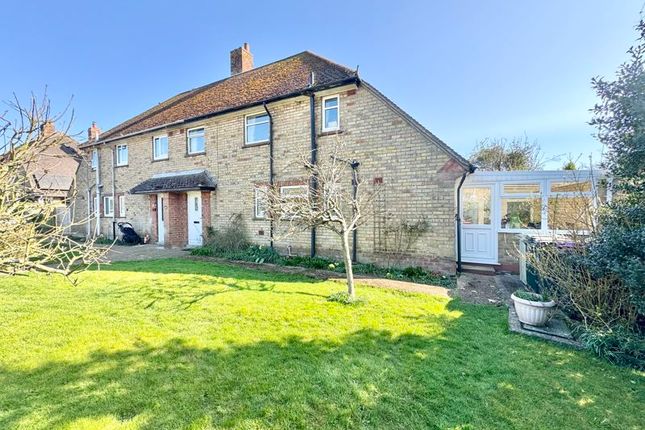 3-bed semi-detached on 6, Meadowcroft, Donington-On-Bain, £199,950