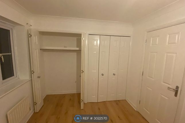 Paignton Close, Romford photo 4