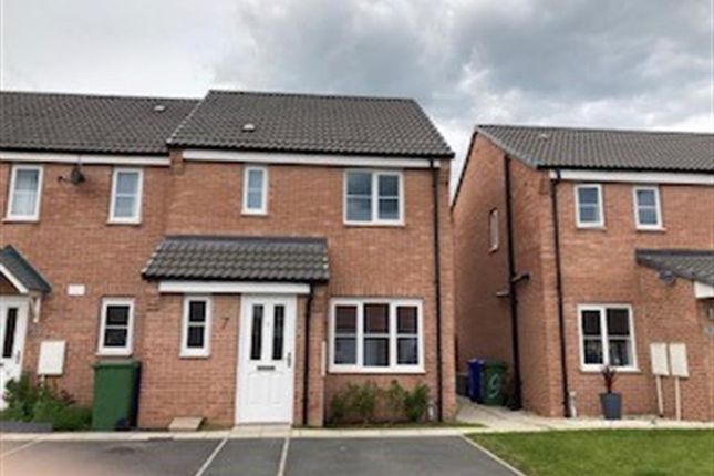Town house to rent in President Place, Harworth, Doncaster