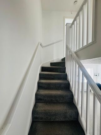 40 Westminster Close, Feltham photo 5