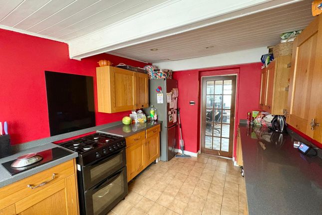 17, Pottery Street, Llanelli photo 3