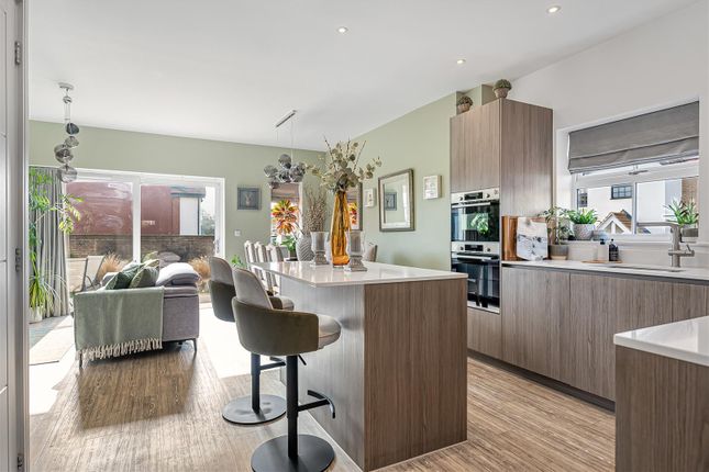 12, Hawken Close, Ware photo 2