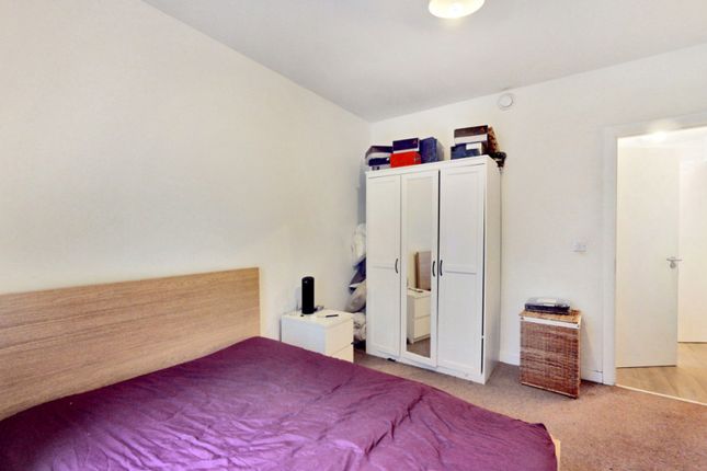 Flat for sale in Mast Street, Barking