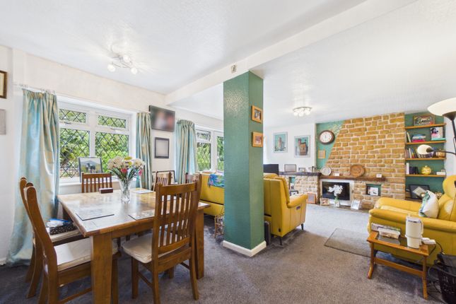 108, Carrfield Avenue, Nottingham photo 4
