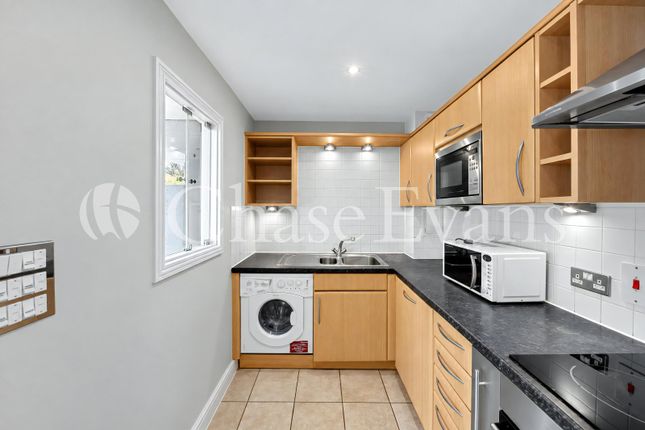 Flat 32,, Wingfield Court, Poplar photo 4