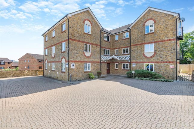 2-bed flat on Flat 7 Kentish Court, London Road, Maidstone, £215,000