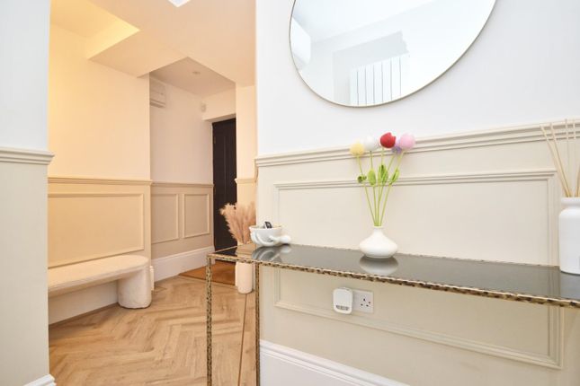 Flat 5, Lons Court, Bath Road, Bristol photo 3
