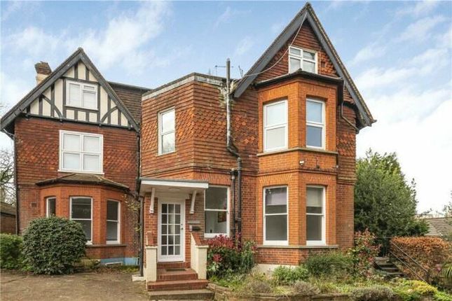 Thumbnail Flat for sale in Snatts Hill, Oxted