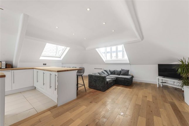 Thumbnail Flat to rent in Trebovir Road, London, Kensington And Chelsea