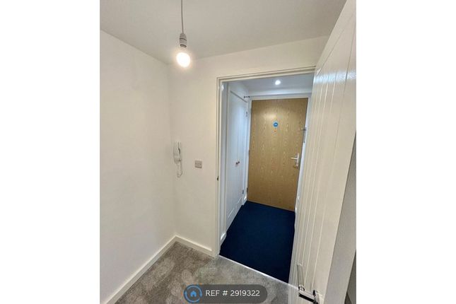 Flat, Bowers Court East Street, Chard photo 2